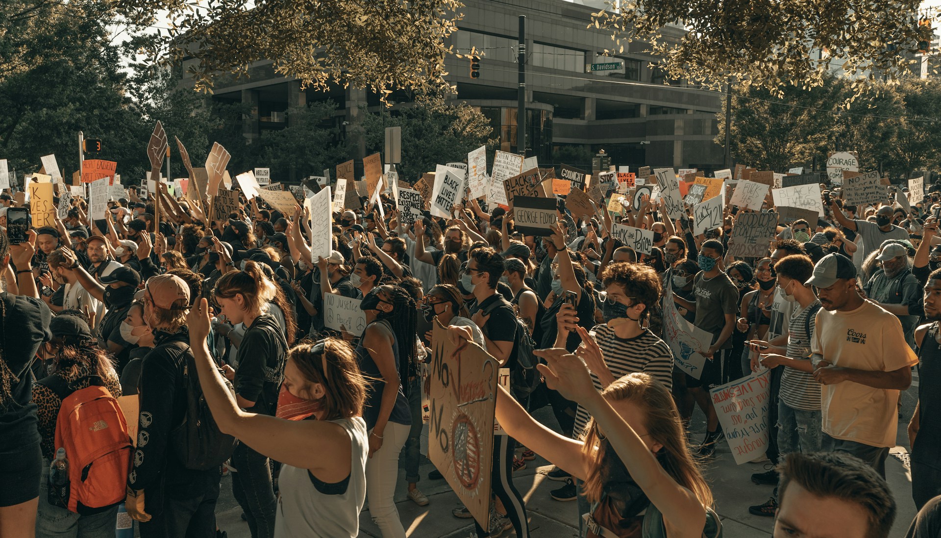 movimiento comunitario Español